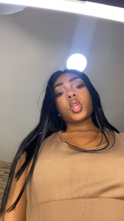 AnnyDuque's Streamate show and profile