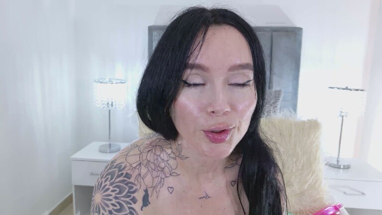 Sweetssinn's Streamate show and profile