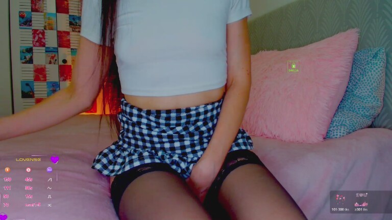 Sooofffiya's Streamate show and profile