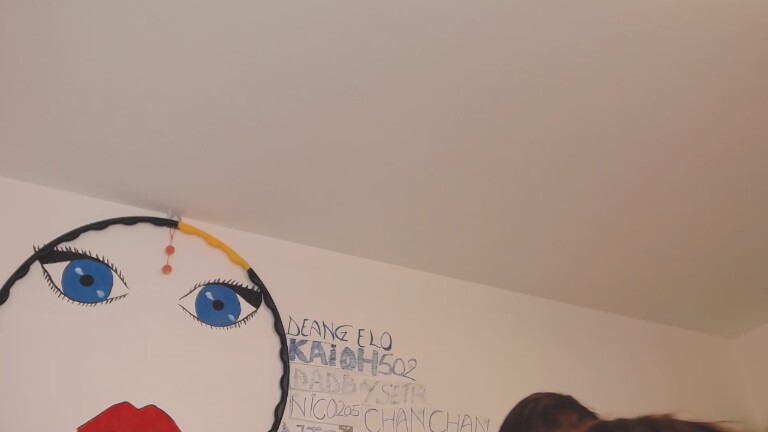 SYIA's Streamate show and profile