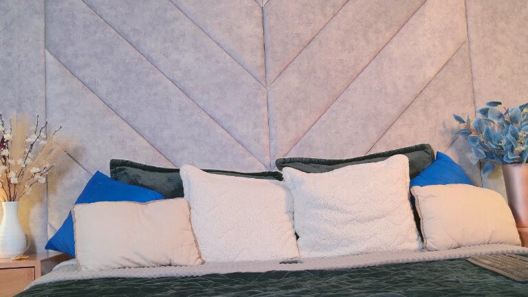 IsaRose's Streamate show and profile