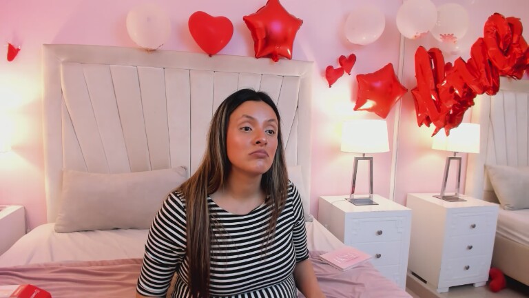 CynthiaMore's Streamate show and profile