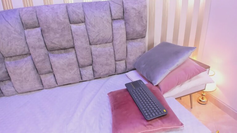 nova_lanee's Streamate show and profile