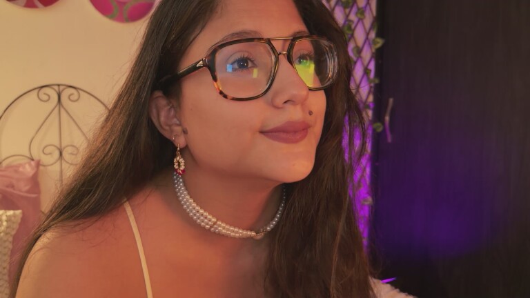 HaileyBunny_18's Streamate show and profile