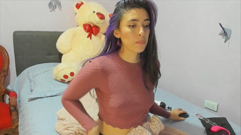 LeynaMadrigal's Streamate show and profile