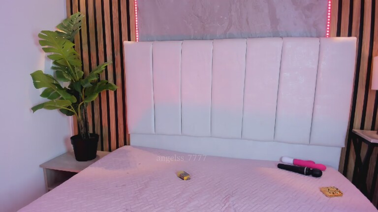 angels7777's Streamate show and profile