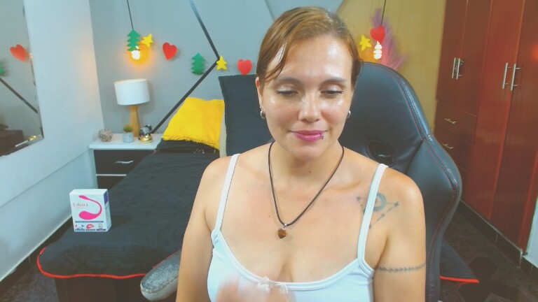 ConieMoss's Streamate show and profile