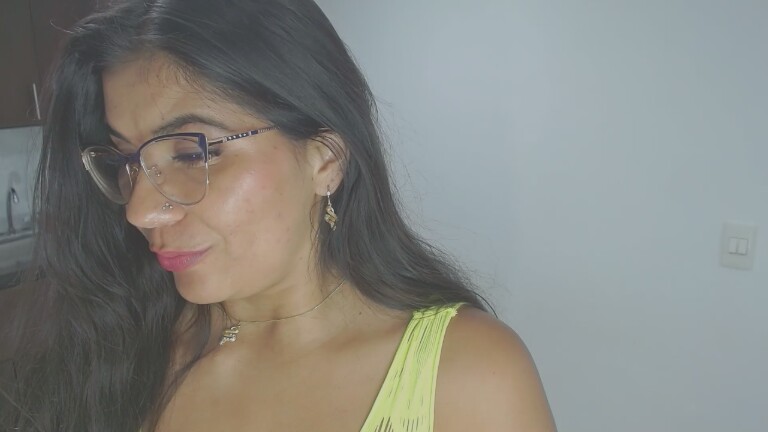 LunaDumont's Streamate show and profile