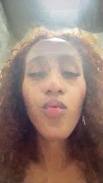 MaiaCox's Streamate show and profile