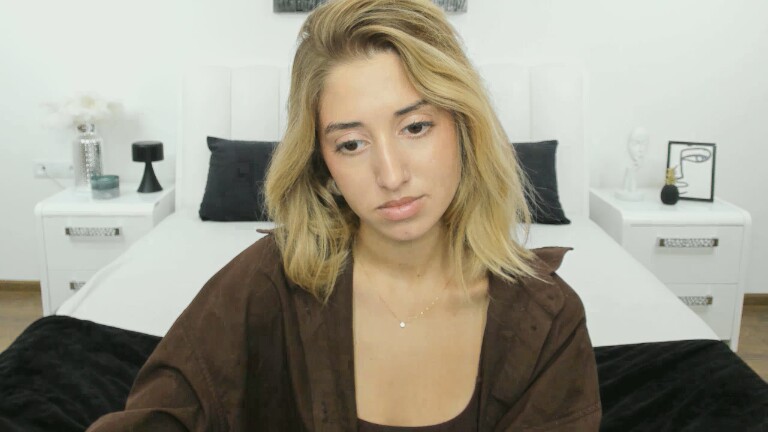 ChloeMatis's Streamate show and profile