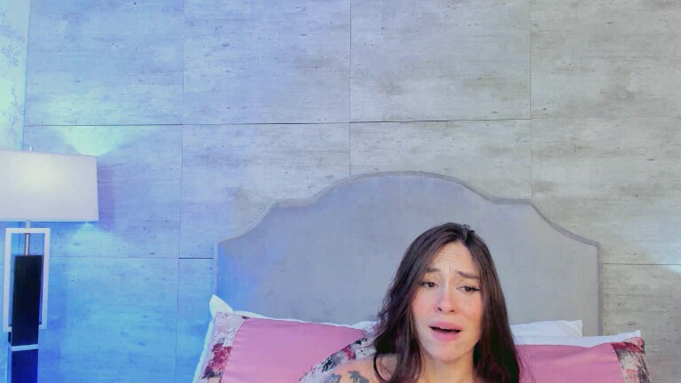 TaniaKatts's Streamate show and profile