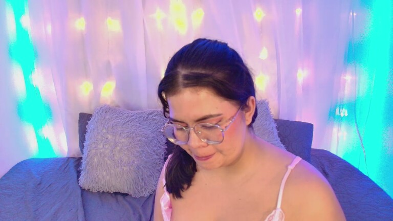 LinaRossie's Streamate show and profile