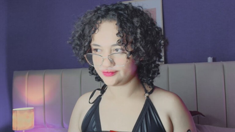 ZarahRosse's Streamate show and profile