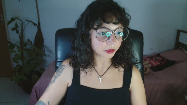 MyaMillor's Streamate show and profile