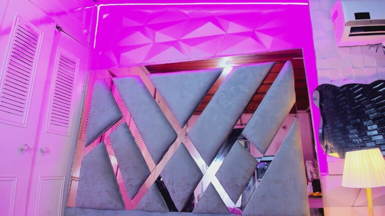 EmmaTeyylor's Streamate show and profile