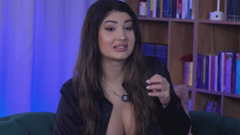 SarahPeach18's Streamate show and profile